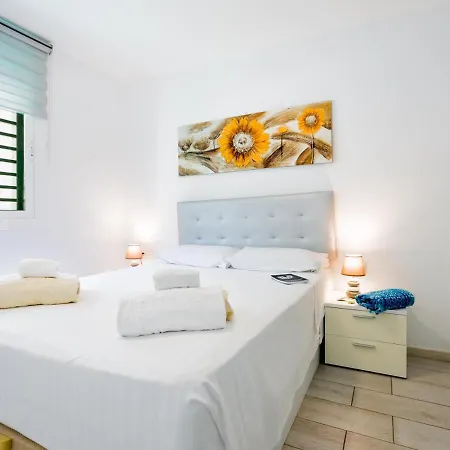 Апартаменты A13 Optimist Beautiful And Comfortable *